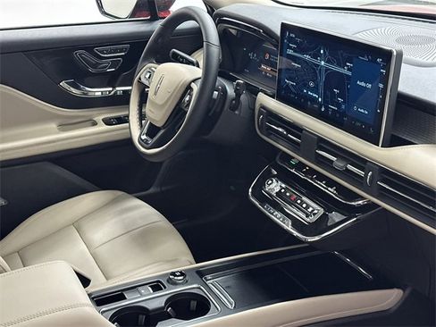 New 2026 Lincoln Corsair Premiere image 10