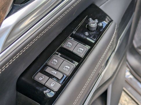 New 2024 Jeep Grand Wagoneer Series I w/ Convenience Group III image 18