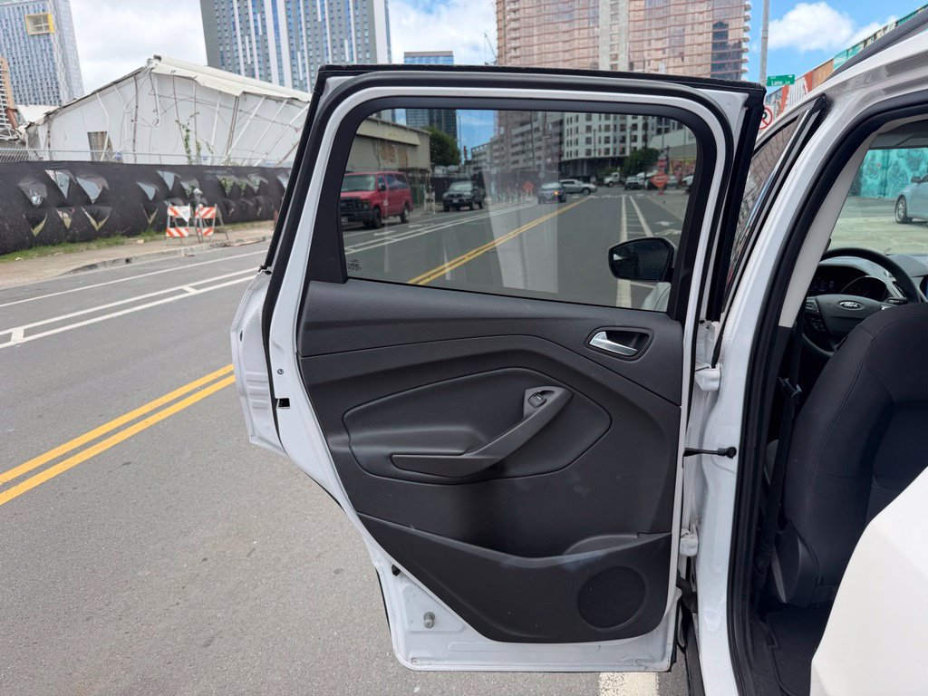 Used 2018 Ford Escape SE w/ SE Sync 3 Package FWD image 9