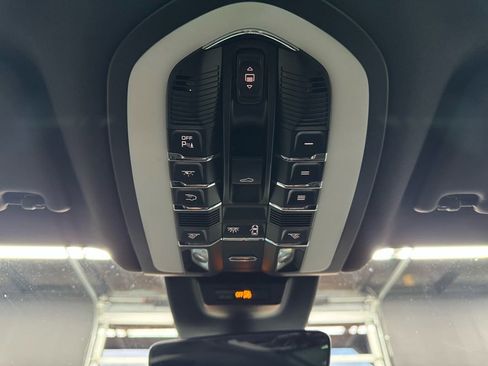 Used 2019 Porsche Macan S image 32