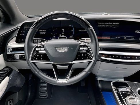 Used 2023 Cadillac Lyriq 2WD image 2