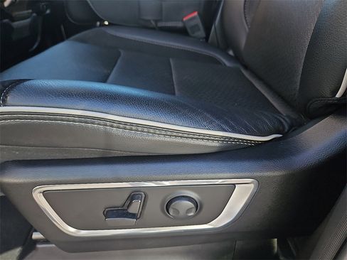 Used 2025 RAM 1500 Laramie image 22