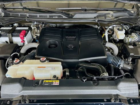 Used 2024 Toyota Tundra Limited w/ Power Package AWD/4WD image 27