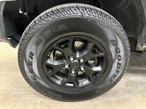 Used 2020 Jeep Wrangler Unlimited Sport image 30