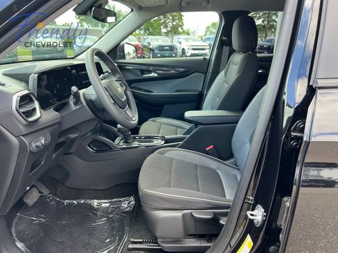 Certified 2025 Chevrolet TrailBlazer LT w/ Driver Confidence Package AWD/4WD image 30