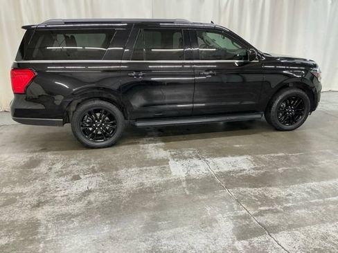 Used 2023 Ford Expedition Max XLT AWD/4WD image 3