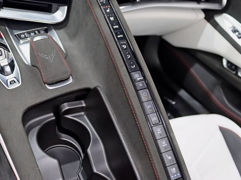 Used 2023 Chevrolet Corvette Stingray Premium Conv w/ Z51 Performance Package RWD image 27