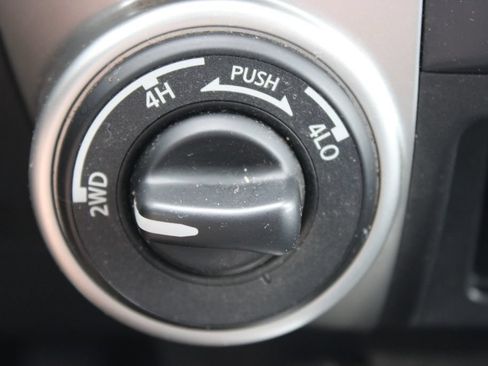 Used 2021 Nissan Titan SV w/ SV Convenience Package AWD/4WD image 43