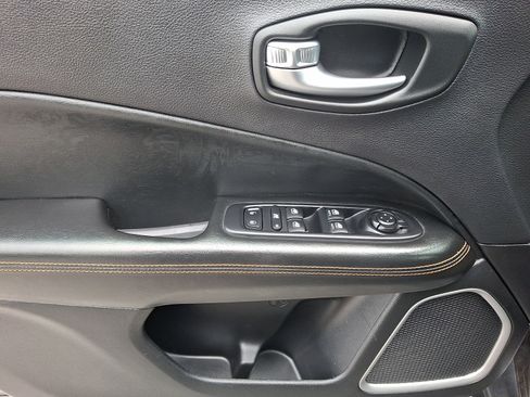 Used 2019 Jeep Compass Limited AWD/4WD image 12