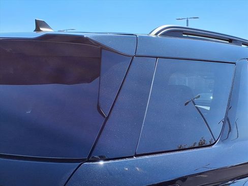 Used 2022 Ford Explorer XLT image 26