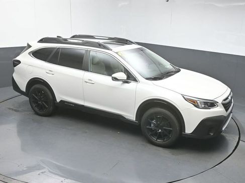 Used 2022 Subaru Outback Limited image 43