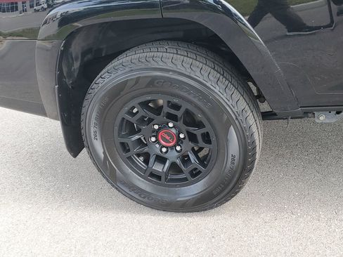 Used 2023 Toyota 4Runner TRD Off-Road Premium w/ Moonroof Package AWD/4WD image 5