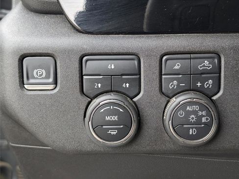 Used 2025 Chevrolet Silverado 2500 LT w/ Trail Boss Package image 30