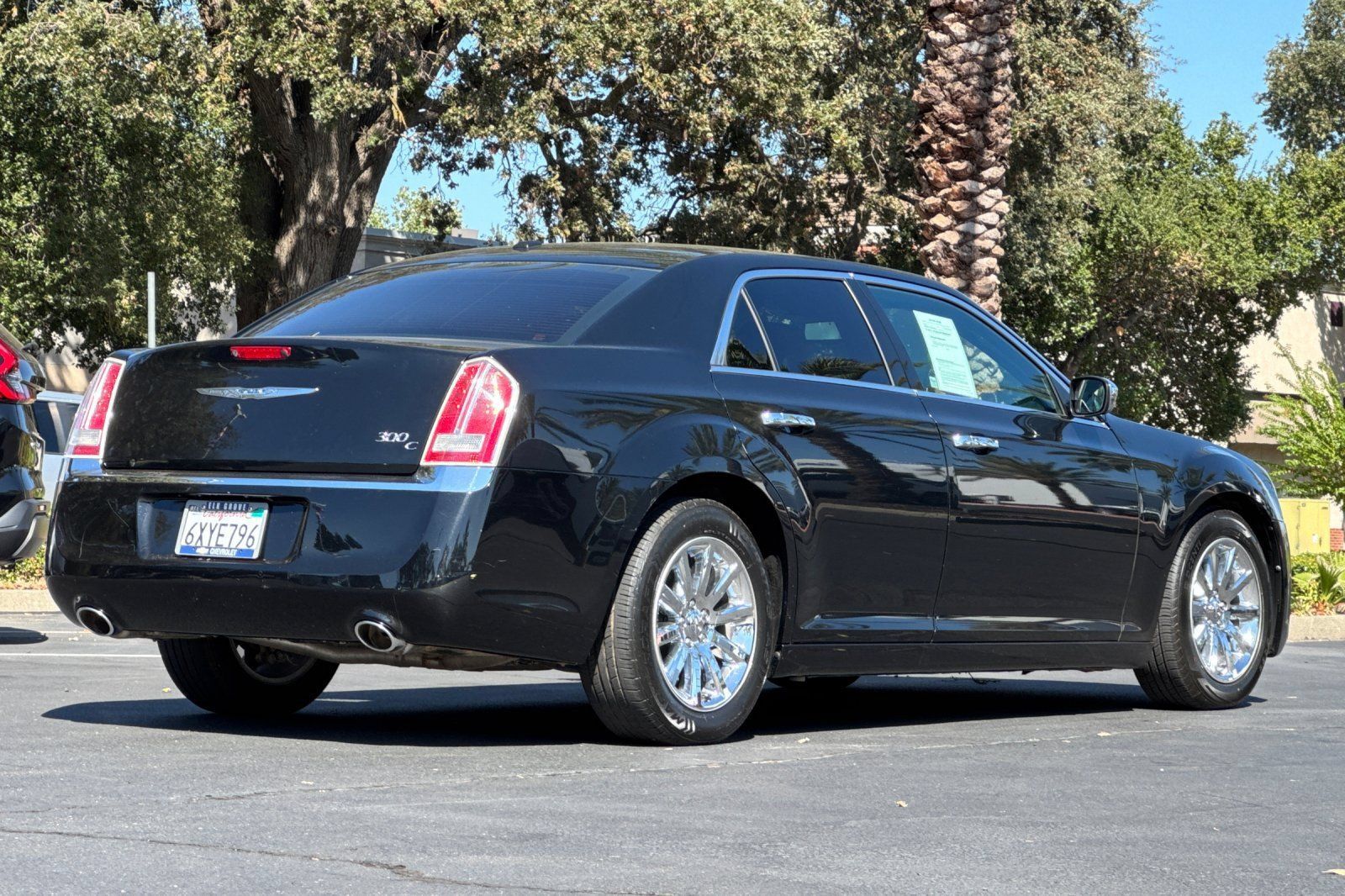 Used 2013 Chrysler 300 C RWD image 3