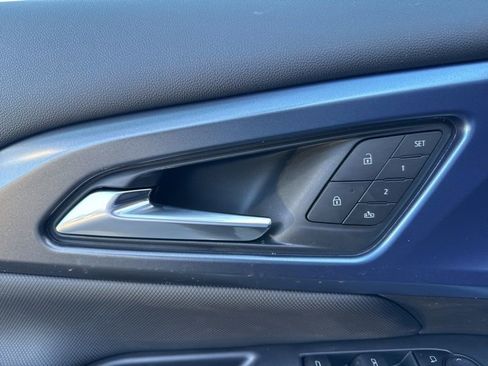 New 2026 Chevrolet Equinox EV LT w/ Convenience Package II FWD image 15