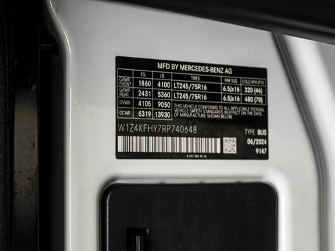 Used 2024 Mercedes-Benz Sprinter 2500 image 33