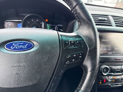 Used 2016 Ford Explorer XLT w/ Equipment Group 201A image 20