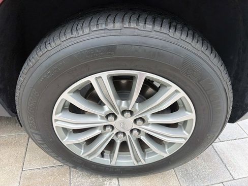 Used 2018 Cadillac XT5 Luxury w/ Driver Awareness Package FWD image 34