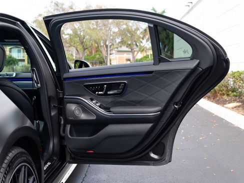 Used 2025 Mercedes-Benz S 63 AMG S image 65