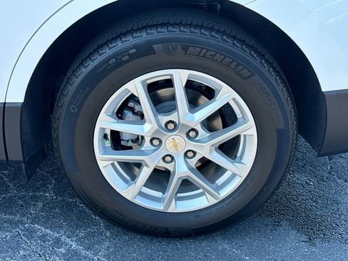 Used 2023 Chevrolet Equinox LS w/ LS Convenience Package FWD image 19