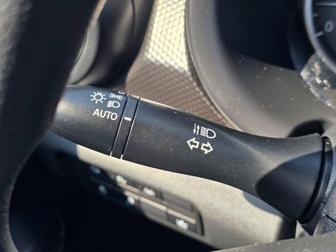 Used 2020 Nissan Kicks S FWD image 22