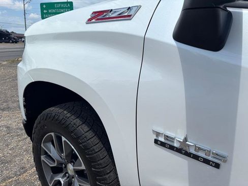 Used 2020 Chevrolet Silverado 1500 LT w/ Texas Edition AWD/4WD image 17