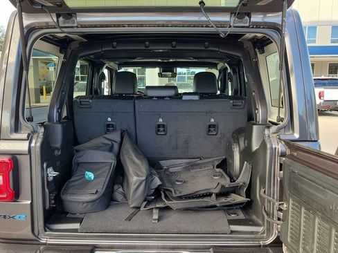 Used 2021 Jeep Wrangler Unlimited Sahara image 19