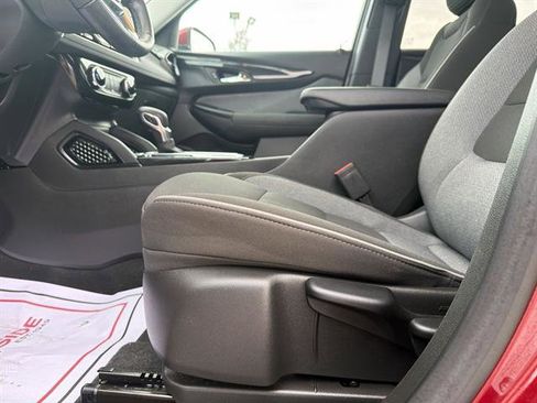 Used 2024 Chevrolet TrailBlazer LT w/ LT Cold Weather Package image 37