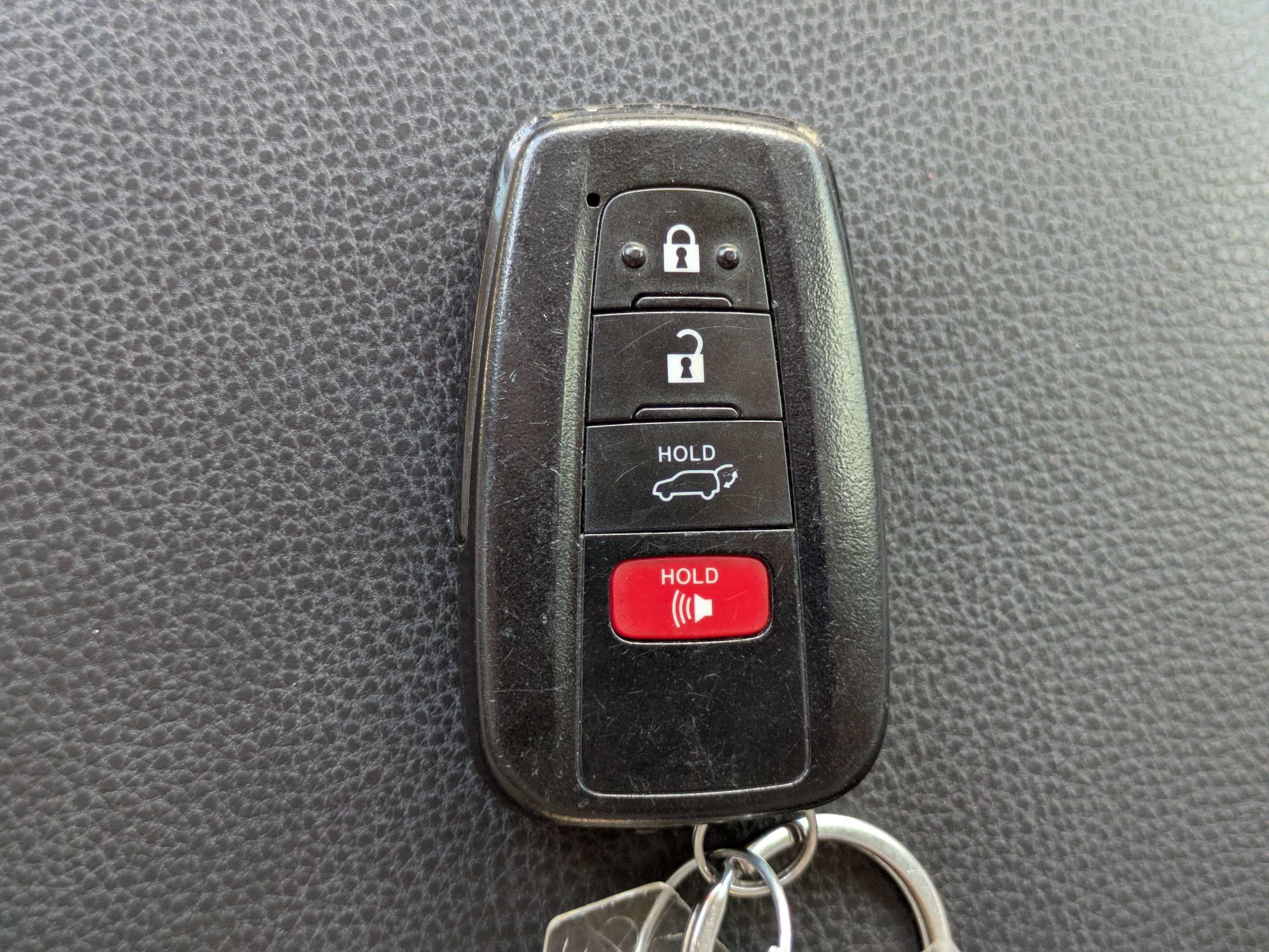Used 2019 Toyota RAV4 XLE w/ Convenience Package FWD image 31
