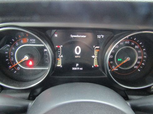 Used 2023 Jeep Wrangler Willys AWD/4WD image 19