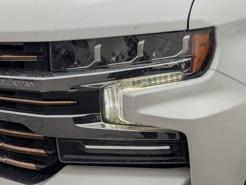 Used 2021 Chevrolet Silverado 1500 High Country w/ Technology Package image 12