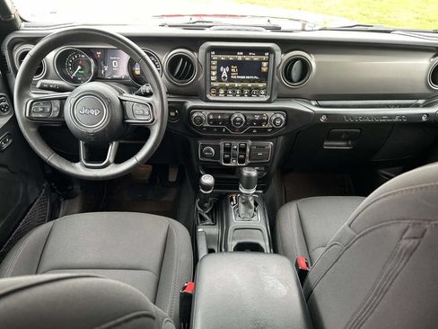 Used 2023 Jeep Wrangler Unlimited w/ Sun & Screen Package AWD/4WD image 20