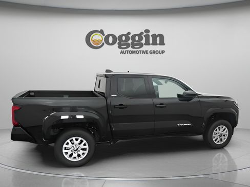 Used 2025 Toyota Tacoma SR5 AWD/4WD image 23