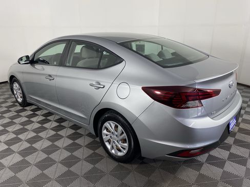 Used 2020 Hyundai Elantra SE FWD image 7