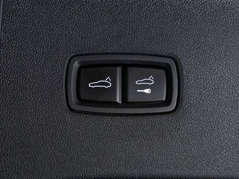 Certified 2025 Porsche Cayenne AWD/4WD image 41