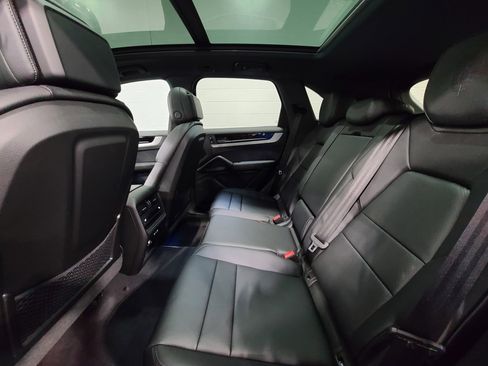 New 2026 Porsche Cayenne image 27