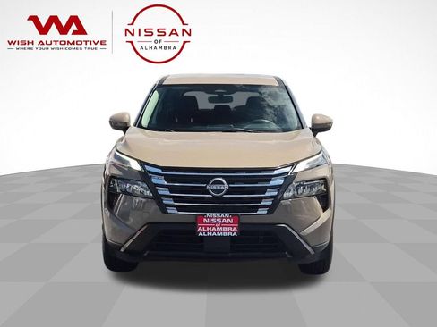Certified 2024 Nissan Rogue SV FWD image 2
