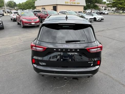 Used 2023 Ford Escape ST-Line Select w/ Tech Pack #2 AWD/4WD image 9