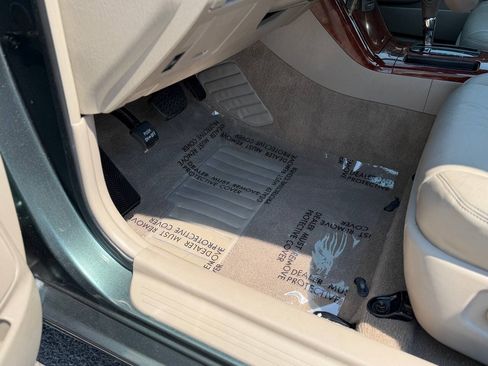 Used 2006 Toyota Camry XLE w/ VSC & Side Airbag Pkg FWD image 5