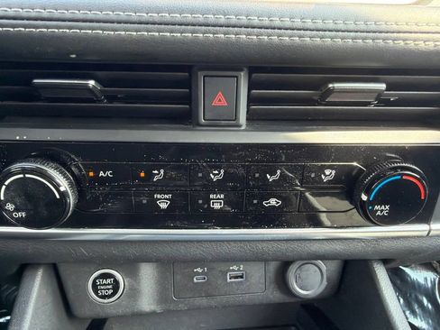 Used 2023 Nissan Rogue S AWD/4WD image 32