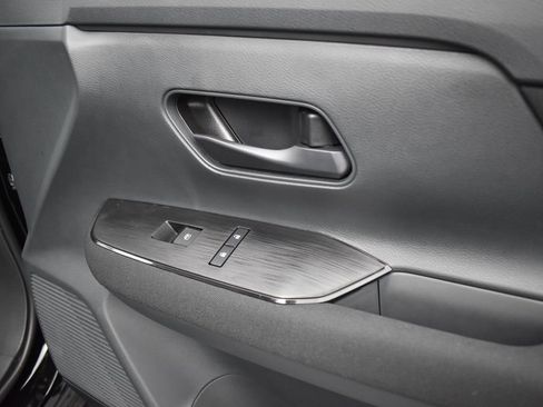 Used 2025 Nissan Kicks S image 23