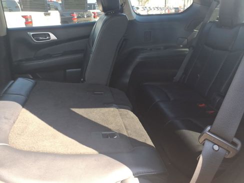 Certified 2020 Nissan Pathfinder Platinum FWD image 18