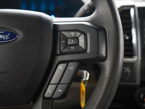 Used 2015 Ford F150 XLT AWD/4WD image 23