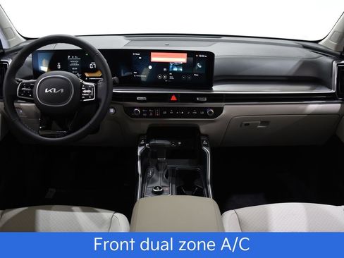 New 2025 Kia Sorento S image 8