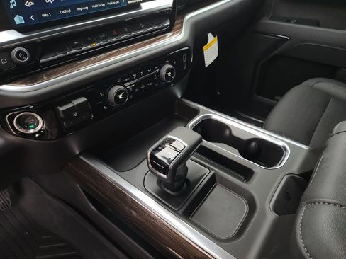 New 2026 Chevrolet Silverado 1500 LT Trail Boss w/ LPO, Dark Essentials Package image 17