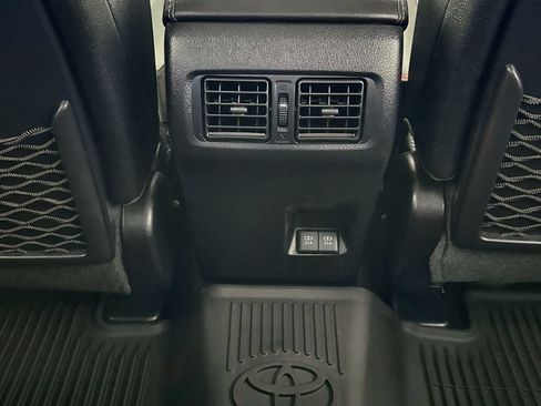 Used 2021 Toyota 4Runner Limited AWD/4WD image 27