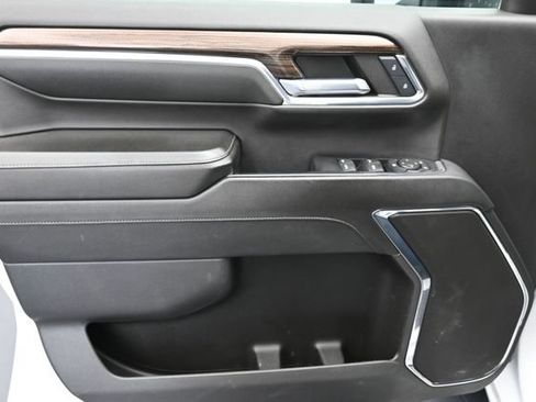 Used 2024 Chevrolet Silverado 2500 LT AWD/4WD image 25