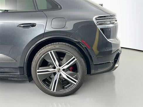 Certified 2024 Porsche Macan Turbo Electric AWD/4WD image 12