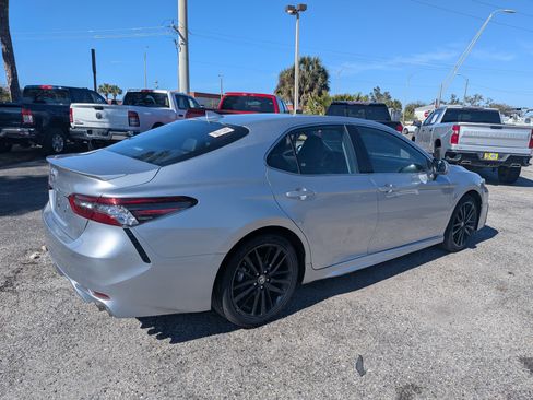Used 2024 Toyota Camry XSE FWD image 4