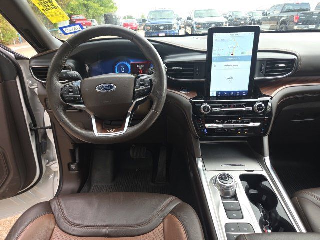 Used 2024 Ford Explorer King Ranch w/ Technology Package RWD image 8